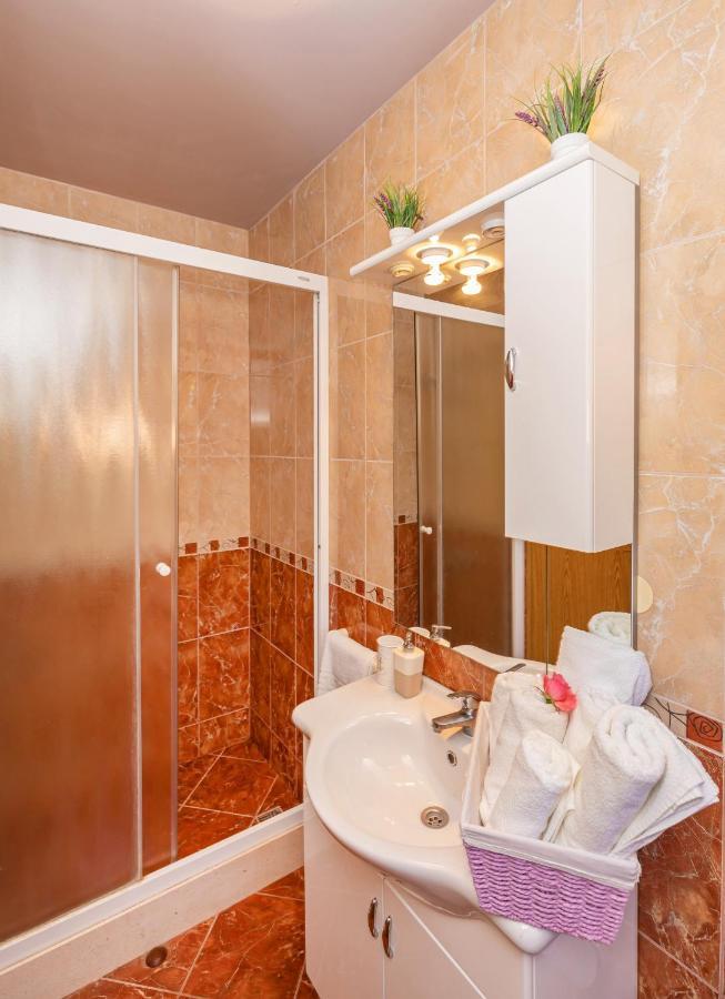 Apartments Bralovic Орашац Екстериор снимка